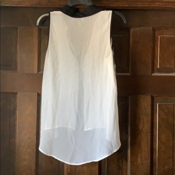 Collared Lace Tank - Picture 4 of 4